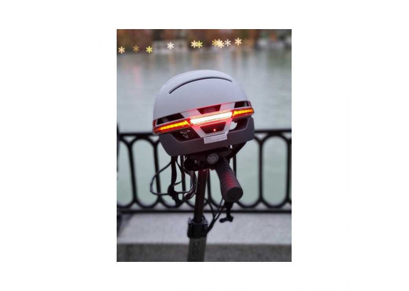 Electric Scooter Helmet: Traditional or Smart?