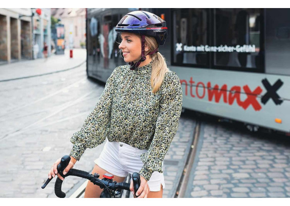 Explore new ways to move safely: Smart helmets for urban cycling