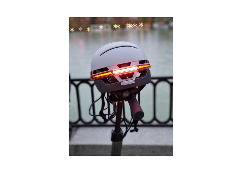 Electric Scooter Helmet: Traditional or Smart?