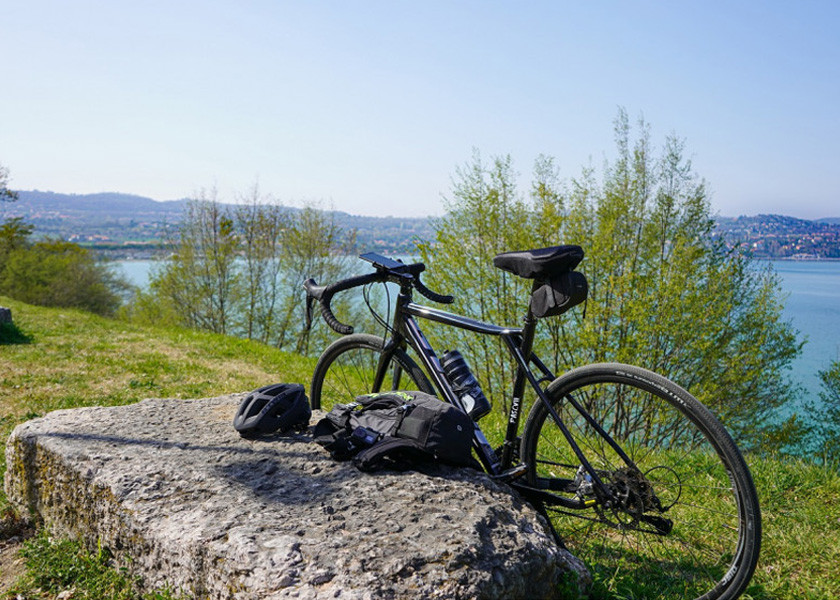 Cascos para Gravel: La Ventaja de la Inteligencia en el Ciclismo de Gravel